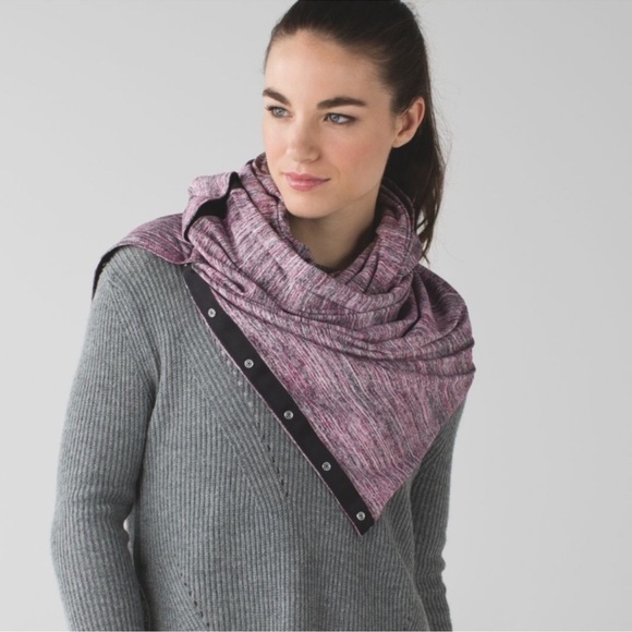 LULULEMON VINYASA SCARF SPACE DYE CAMO BERRY - Picture 4 of 10